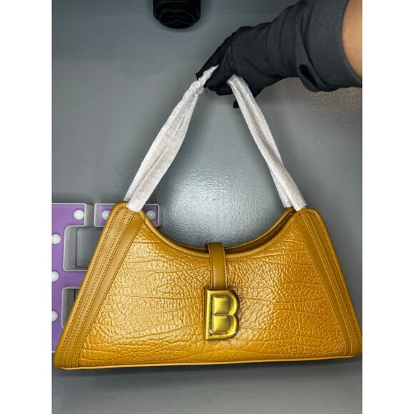 Brandon Blackwood  Jada Bag in Tan Leather with Gold Hardware - Picture 9 of 16